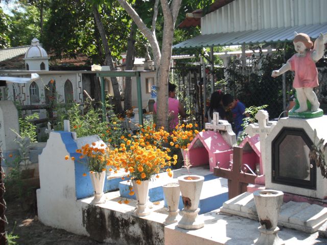 Cemetery, Puerto Escondido<br />during Day of the Dead
