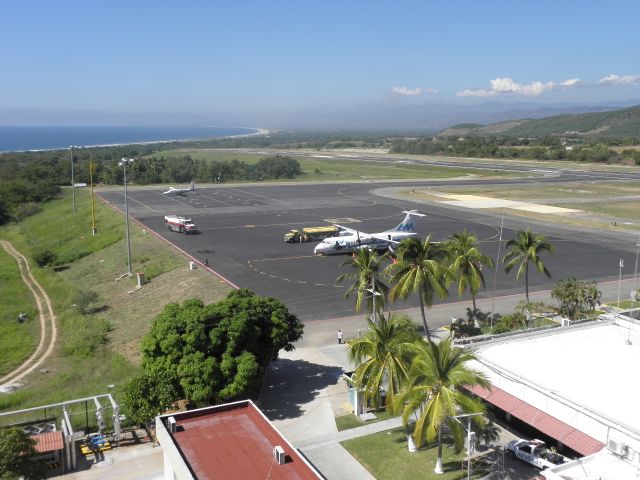 Puerto Escondido airport<br />Photo courtesy of PXM