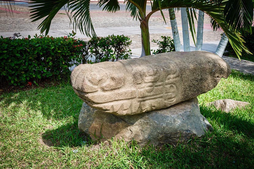 Dos piedras precolombinas fueron descubiertas en un pueblo cerca de la
cabecera municipal e instaladas en el parque municipal. Foto: Ernesto J. Torres