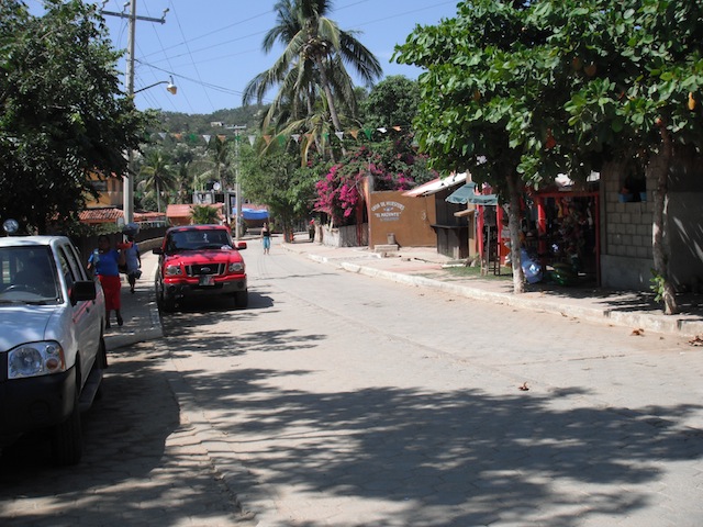 Mazunte, main street