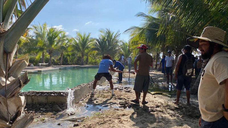 In February, members of the community and of Bienes Comunales of Colotepec broke through the barrier and attacked the pool with a sledge hammer. The property was not occupied at the time.